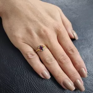 Anel Ouro 18K, Rodolita E Safiras