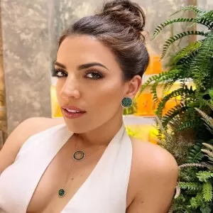 Colar Fio Metálico banho Ouro 18K E Cristais Esmeralda