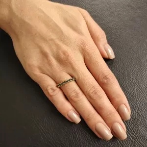 Meia Aliança Ouro 18K E Safiras